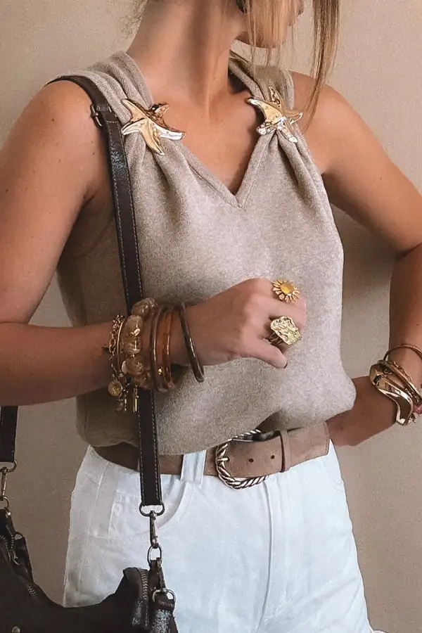 Metal Star Detail V-Neck Knit Tank Top