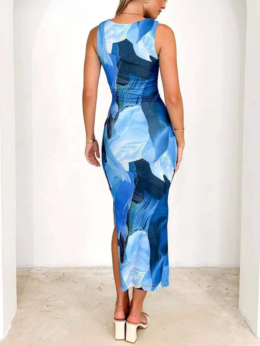 Printed Sleeveless Tailored Midi Dress