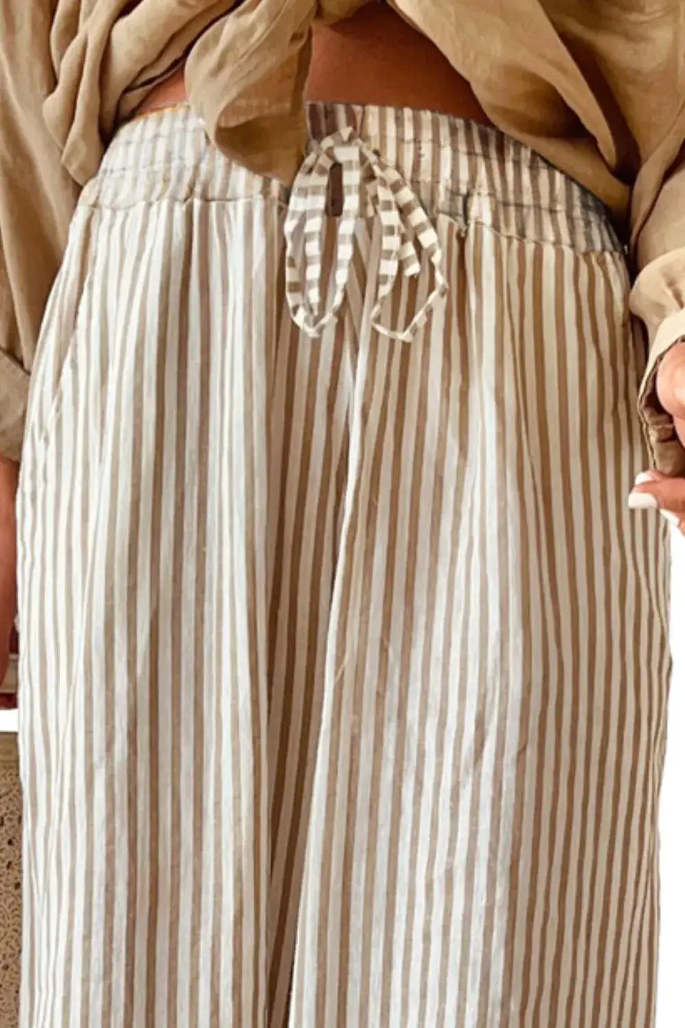 Modern Wide Leg Pocket Detail Pants