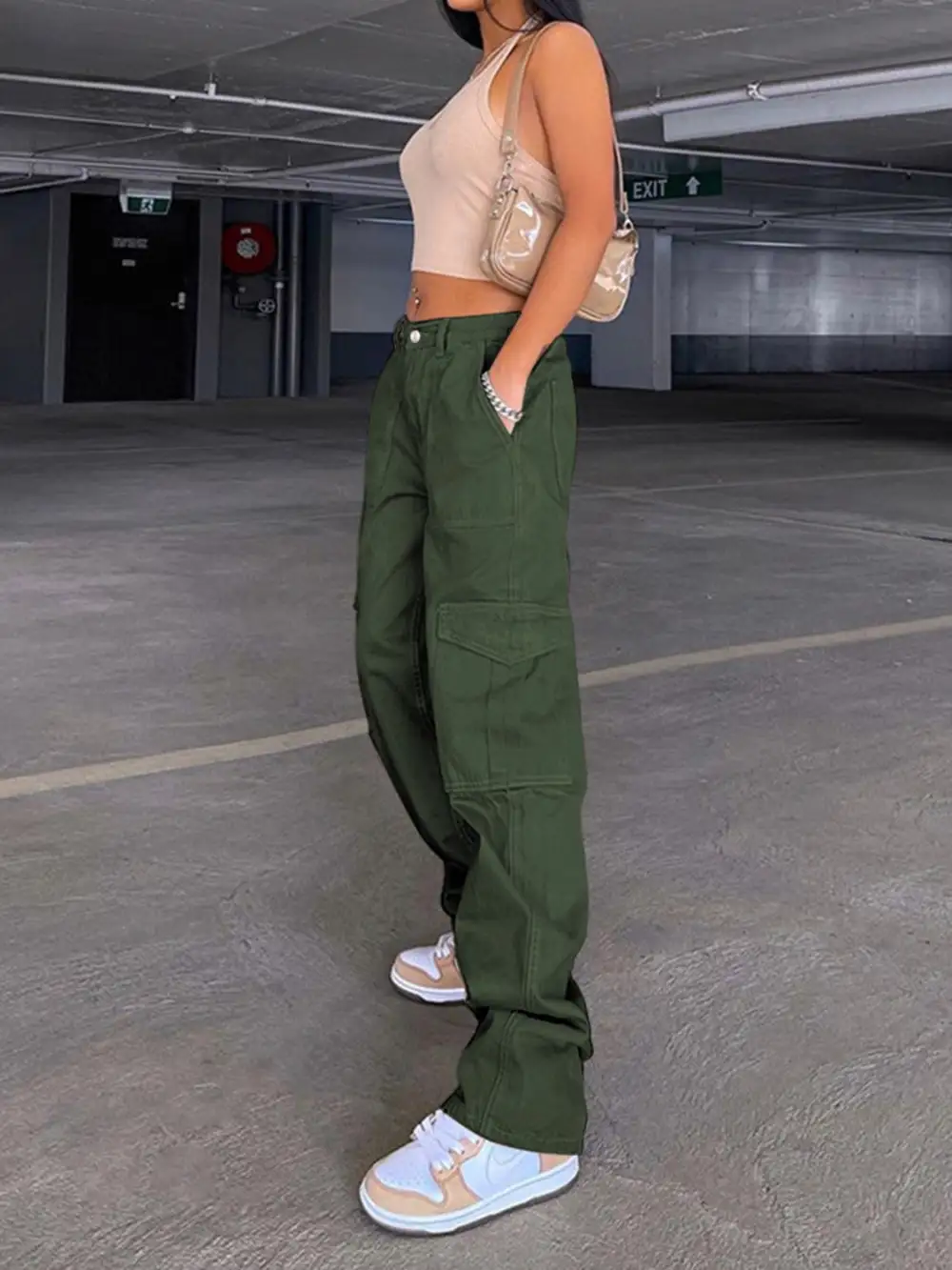 Laid-Back Washed Pocketed Stretch Straight Leg Jeans