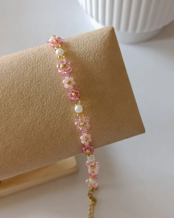 Minimal Finish Charm Bracelet