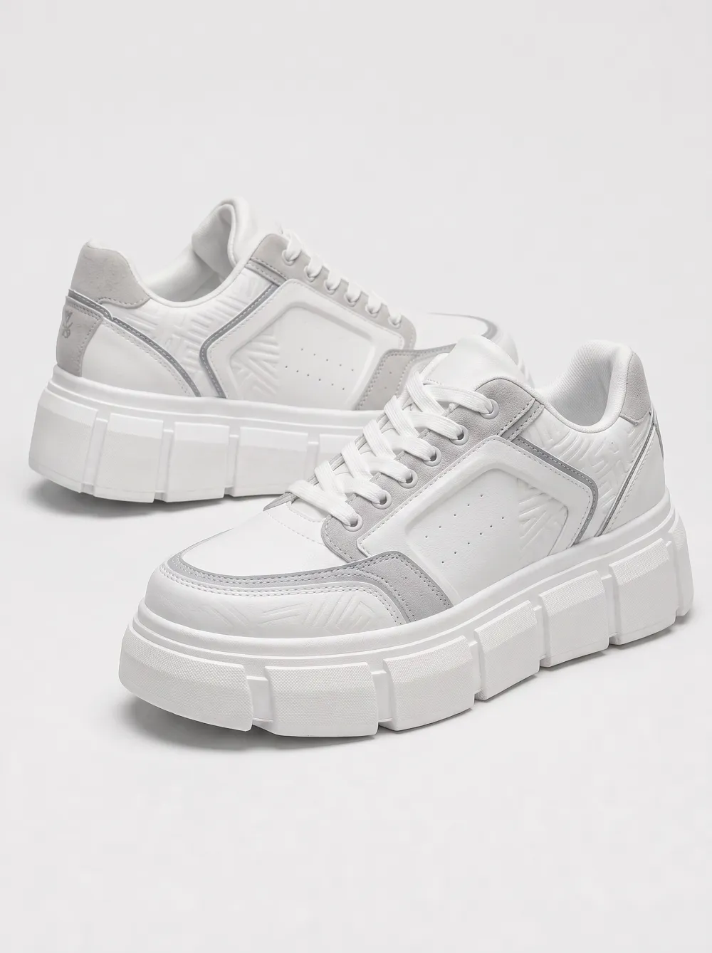 Men's White Geometric Pattern Chunky Sole Printed Sneakers