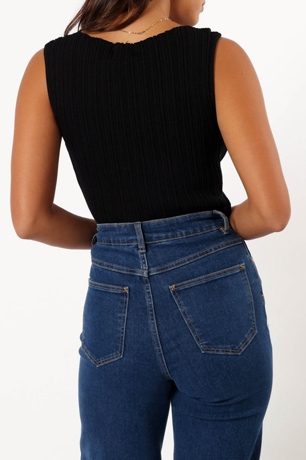 BLACK AND WHITE KNITTED VEST