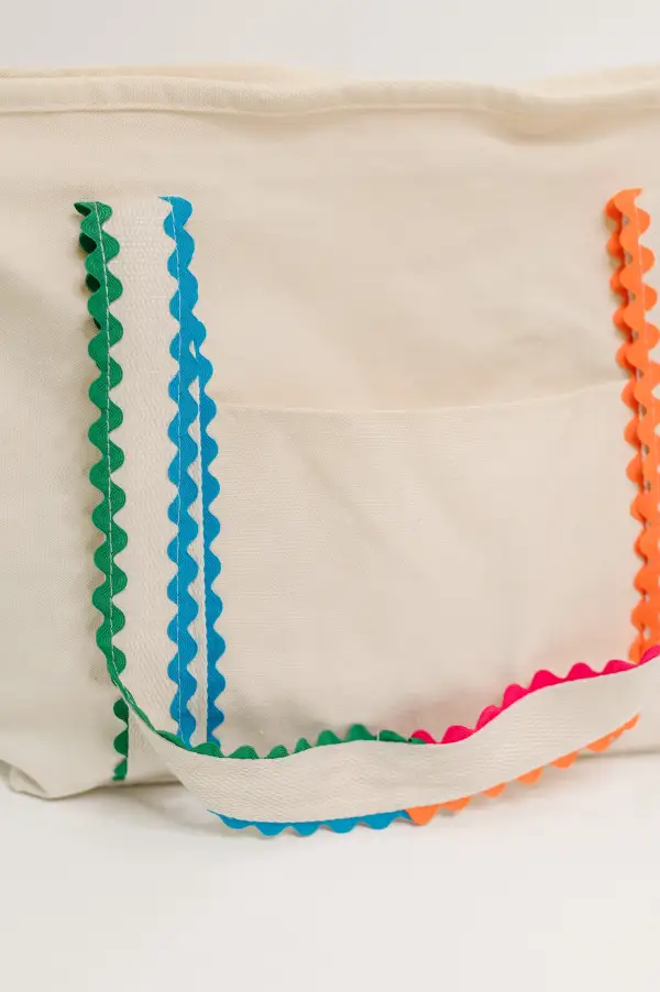 Scallop Parade Tote Bag