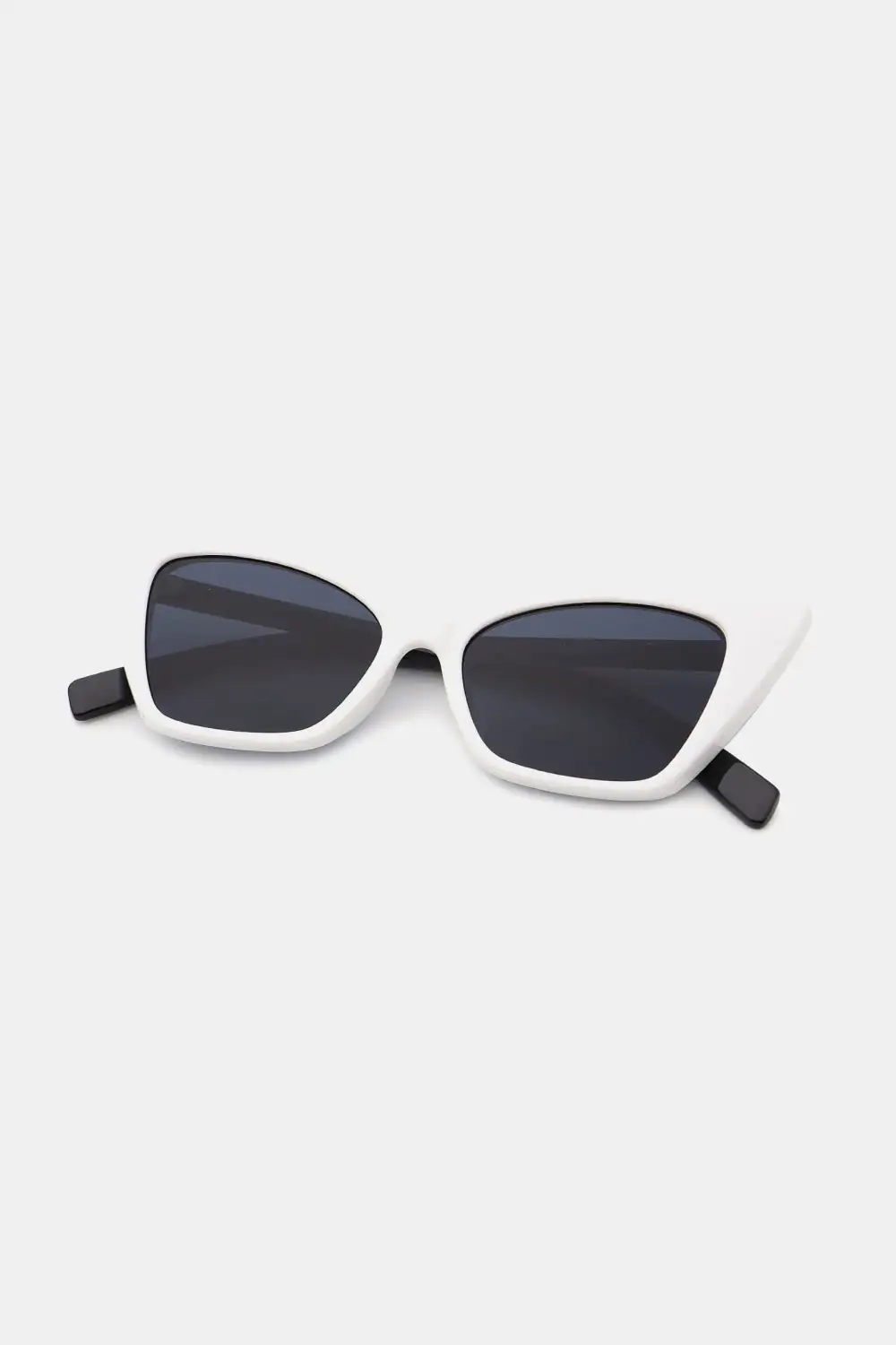 Low Profile Cat Eye Frame Sunglasses