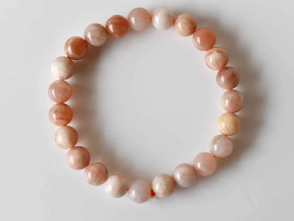 Minimal Charm Bracelet Detail Pink