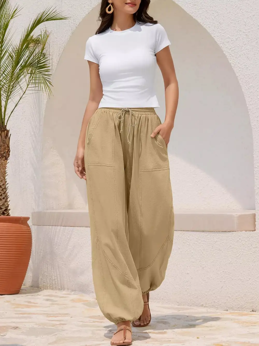 Relaxed-Fit Drawstring Pocketed Exposed-Seam Jogger Pants