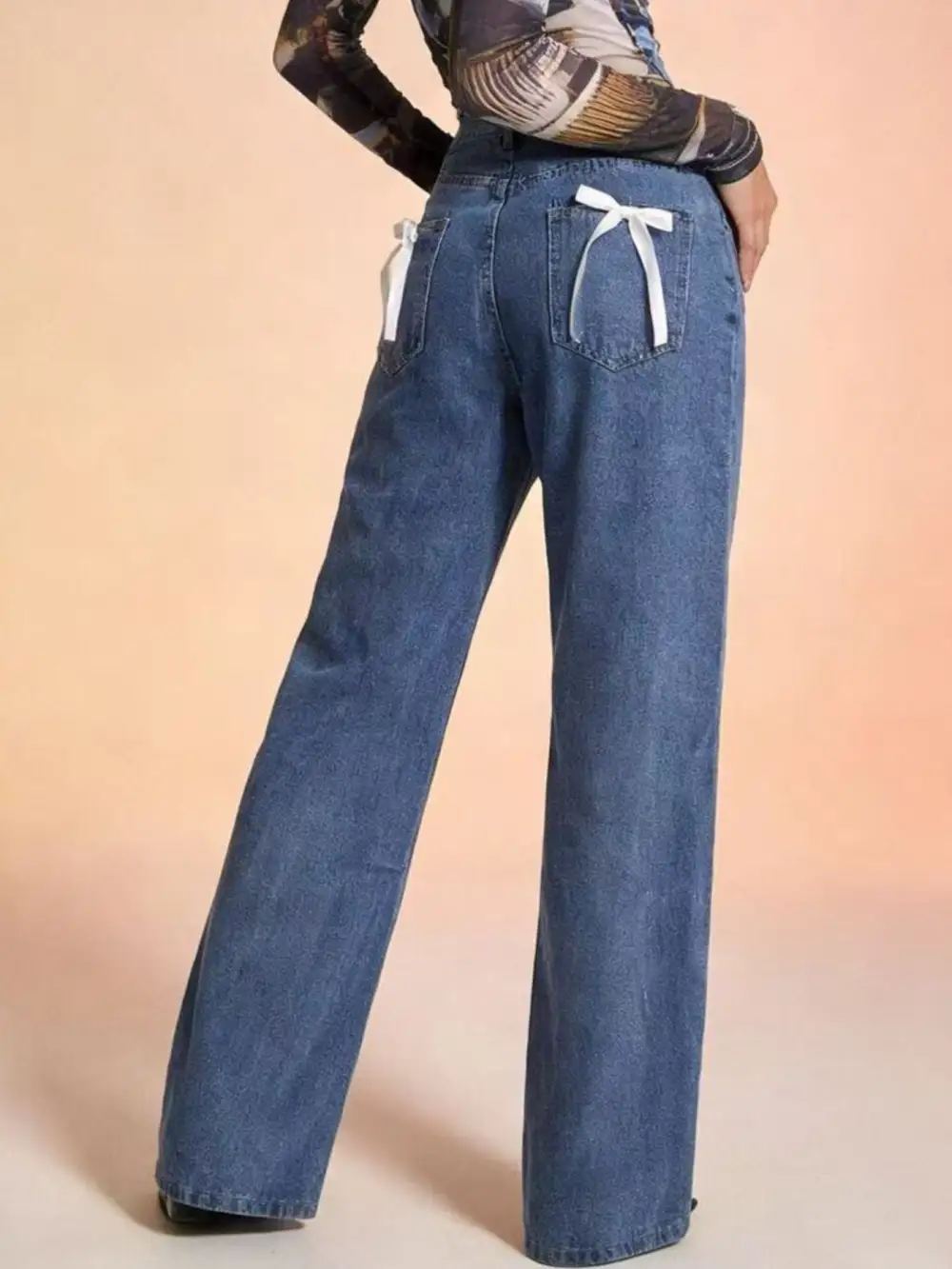 Contoured Wide Leg Denim Jeans