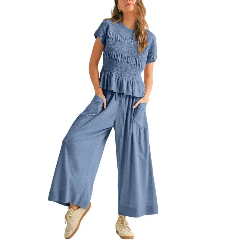 Women's two-piece set: pleated top and wide-leg pants