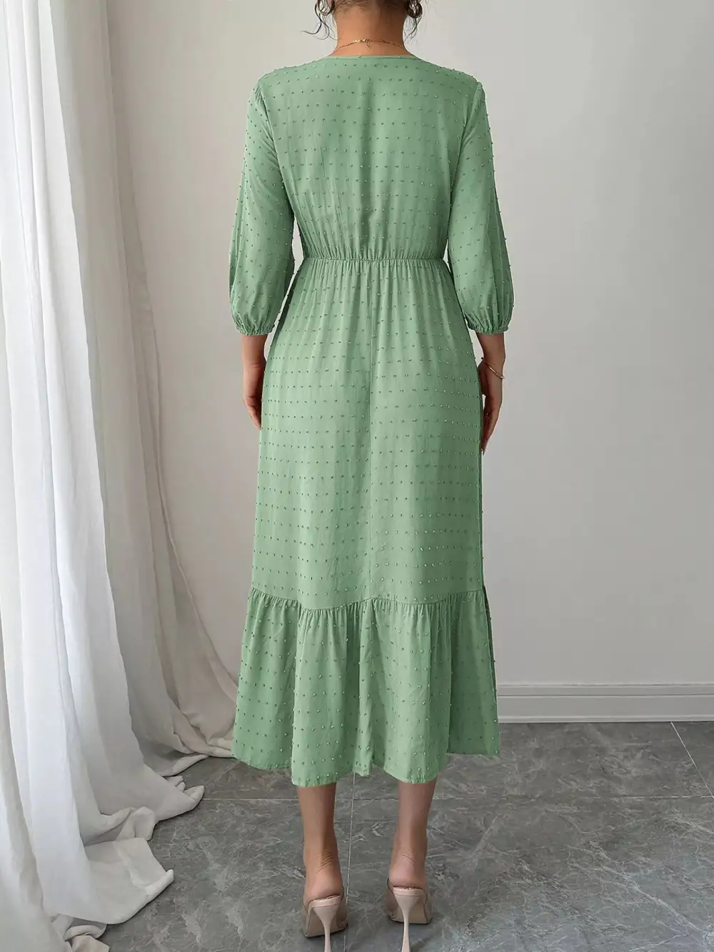 Lightweight Feel Ruffle Midi Dress