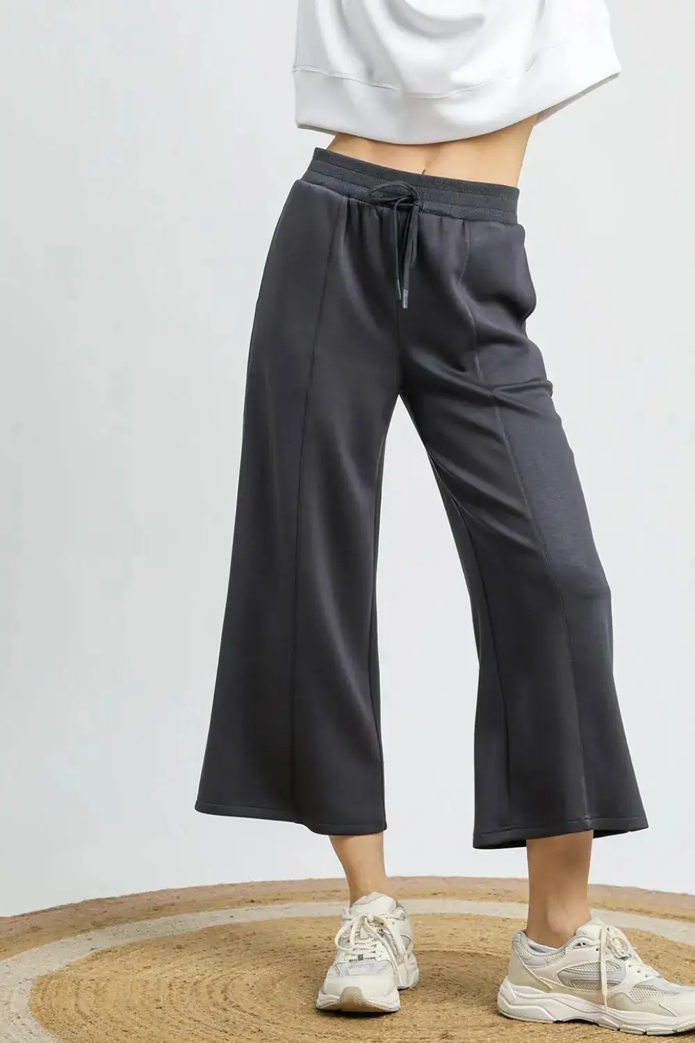 Wide-Leg Drawstring Cropped Pocketed Active Pants