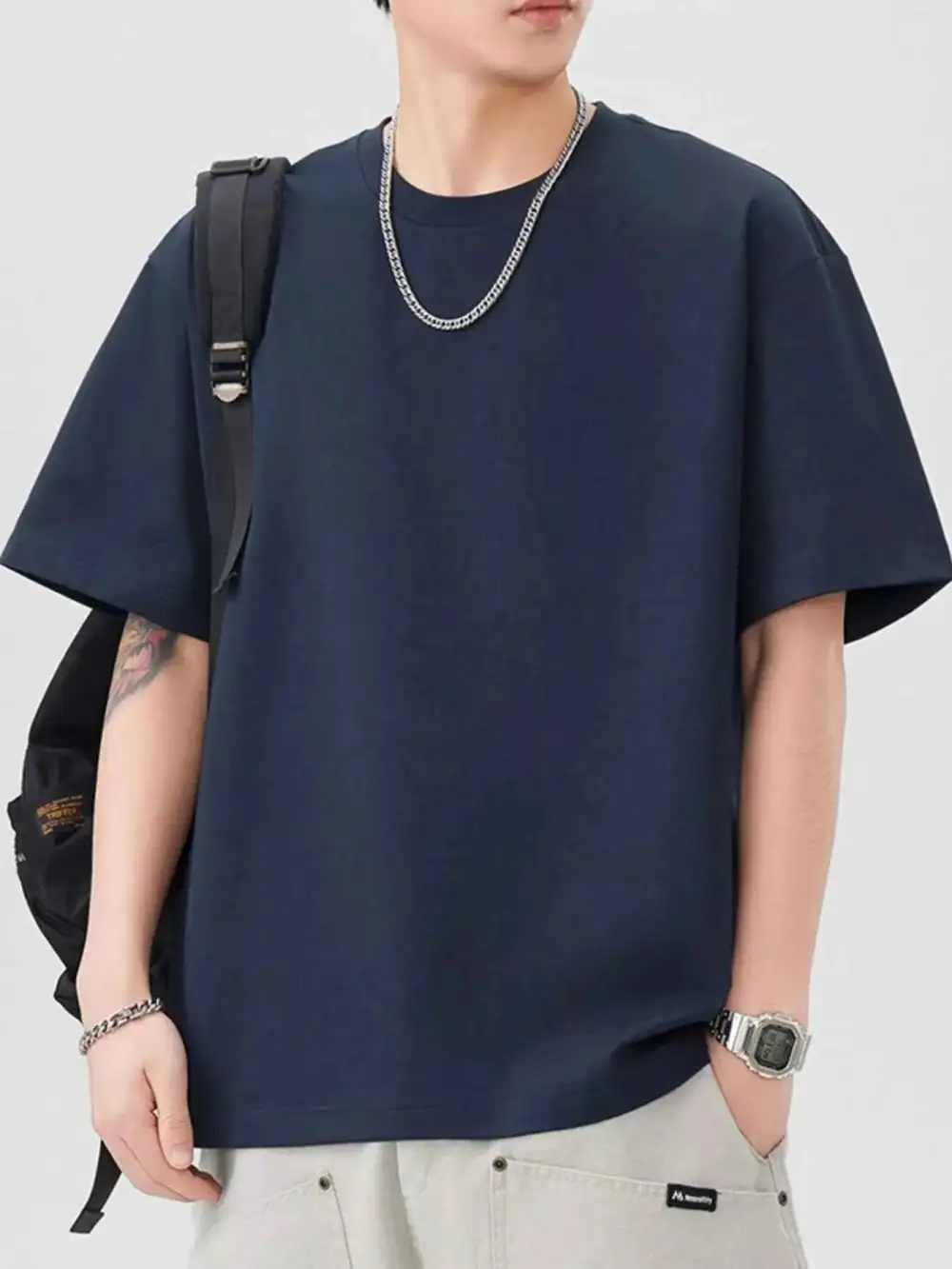 Minimal Round Neck Short Sleeve T-Shirt