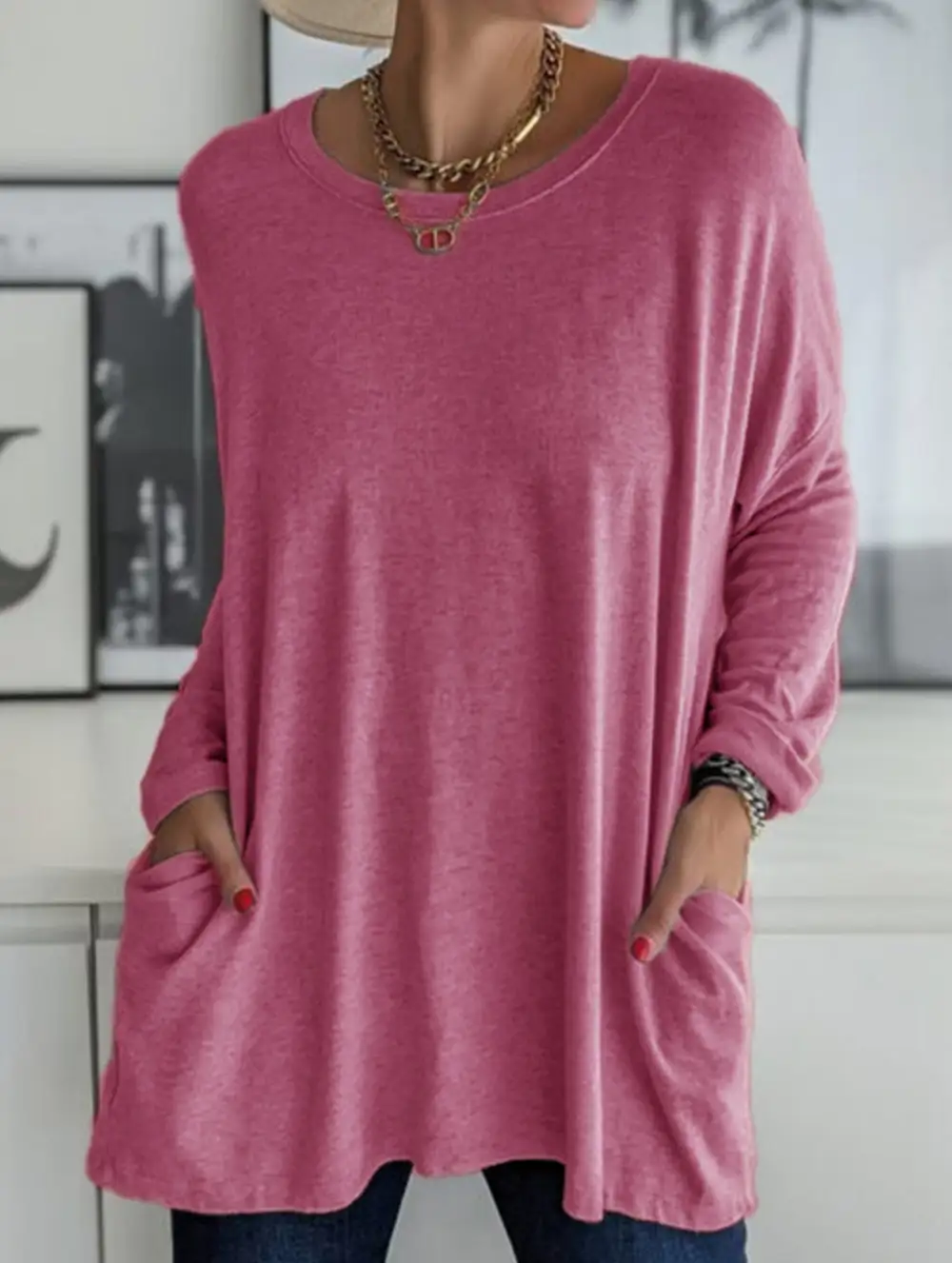 Round Neck Loose Pocket Tee