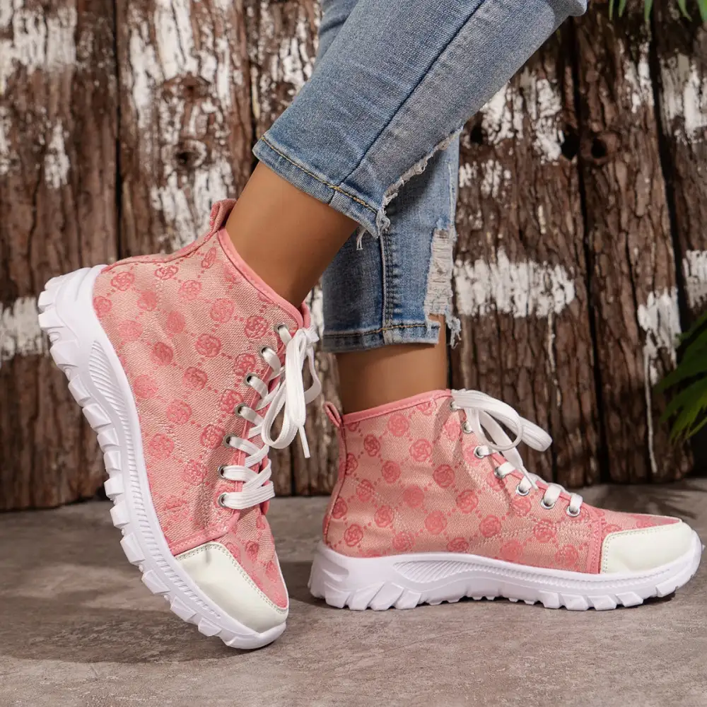 Relaxed Lace-Up Round Toe Sneakers