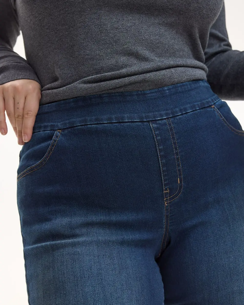 Straight-Leg Mid-Rise Jean  Comfort