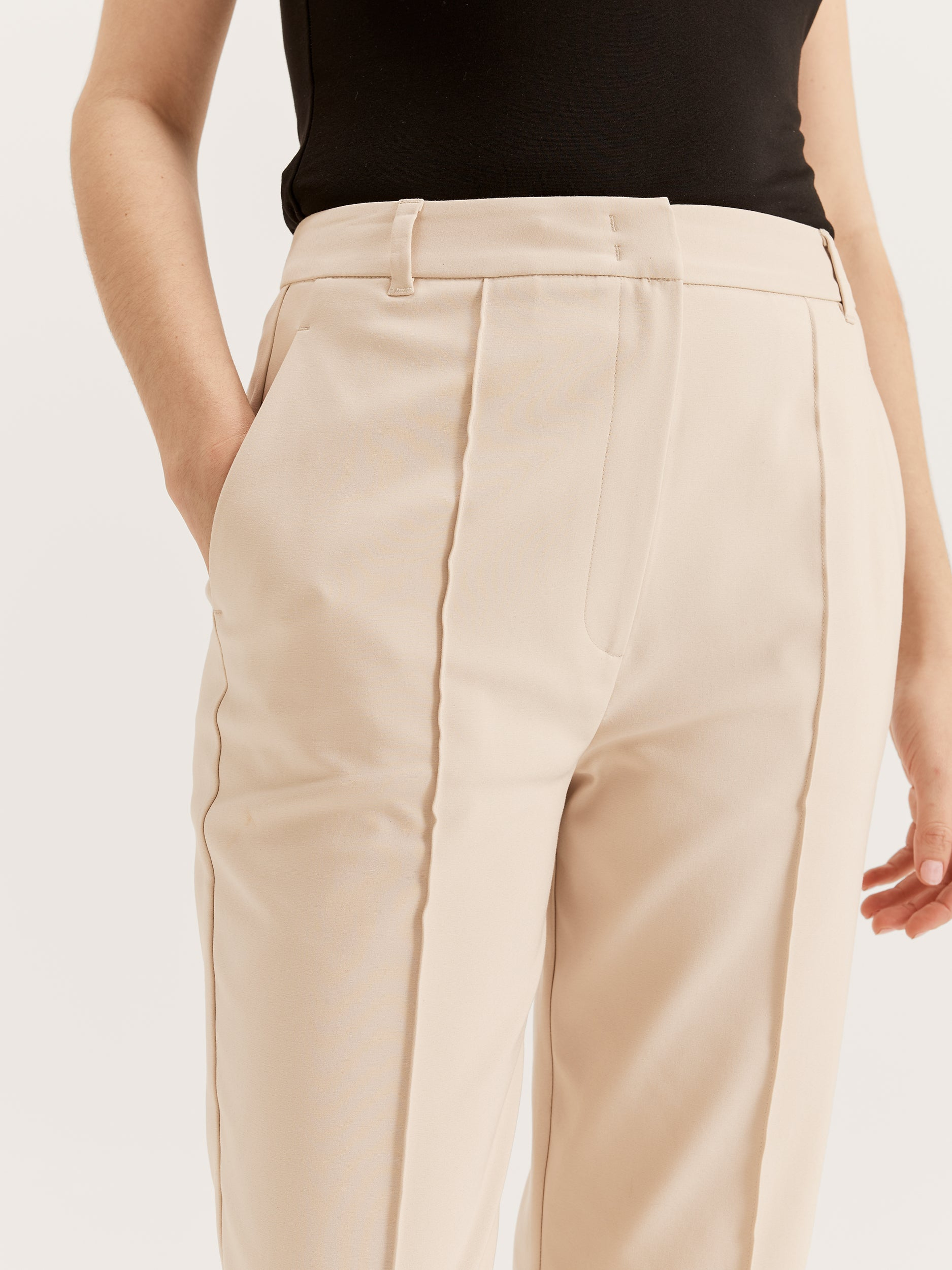 Arianna Tapered Leg Pant