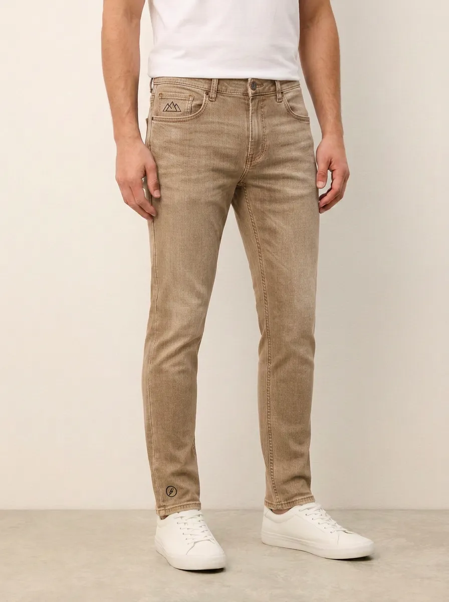 Men's Modern Weekend Mountain Logo Stretch Denim Jeans