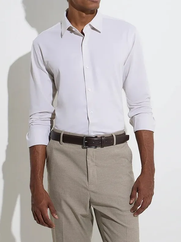 Man's Formals Off-White Solid Skinny Shirt