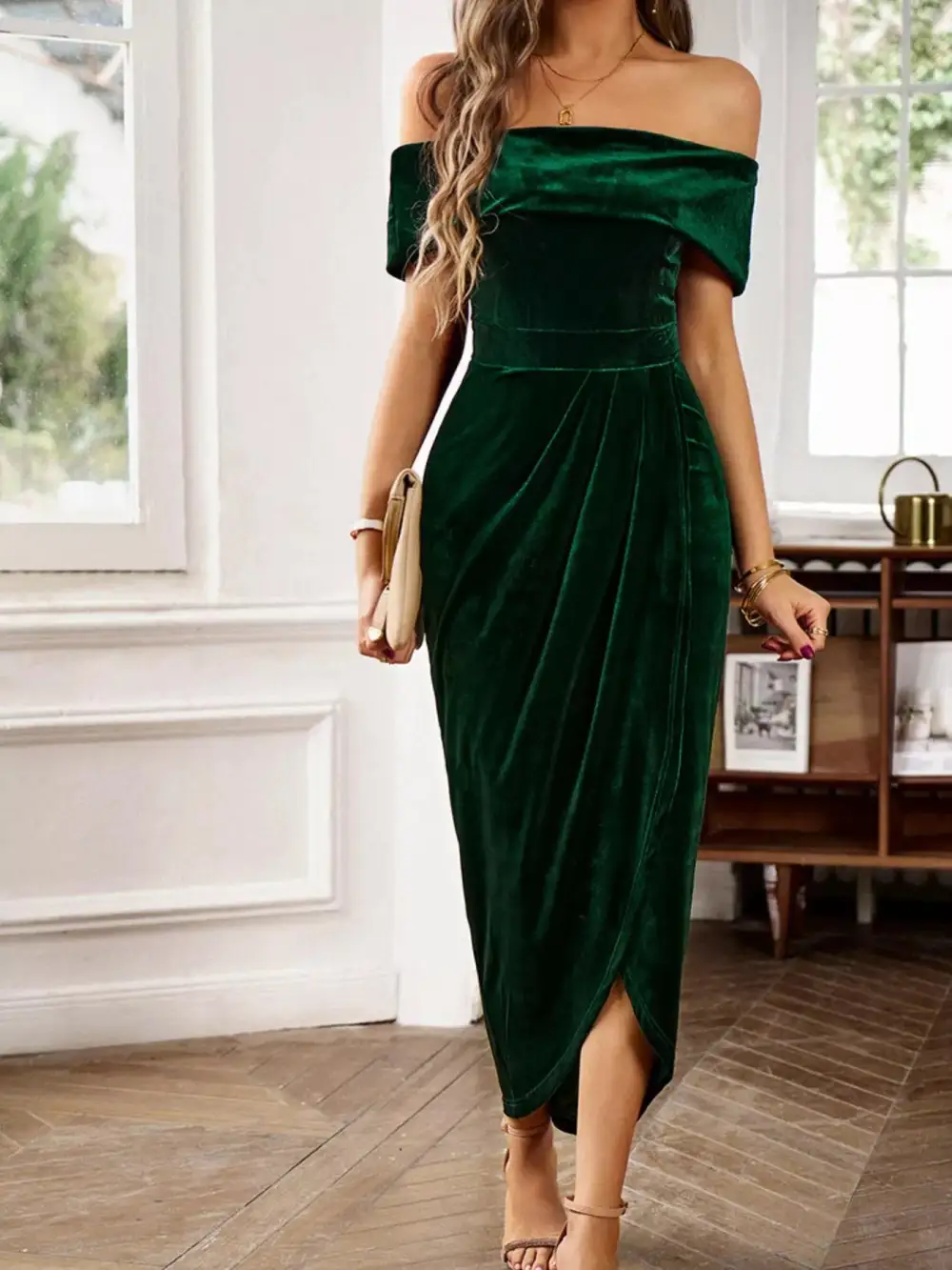 Textured Detail Velvet Ruched Midi Dress