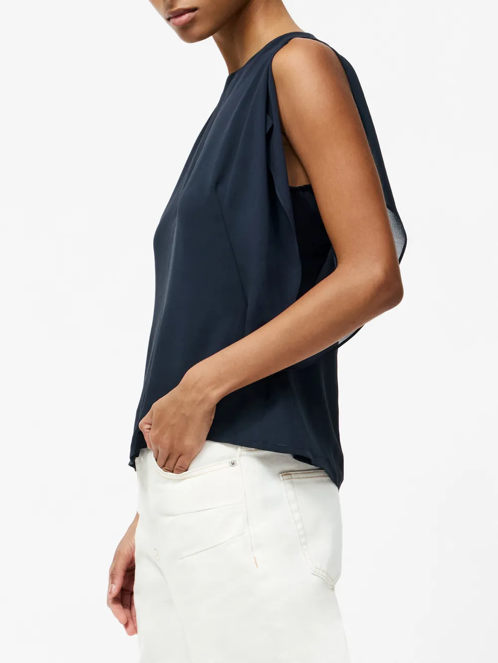 Elegant Solid Color Sleeveless Round Neck Top