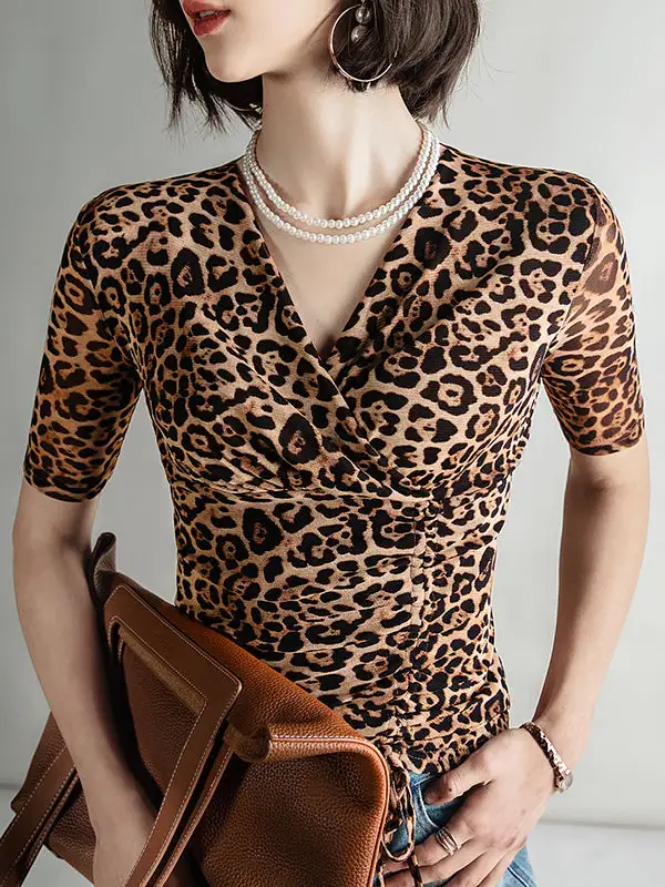 Half Sleeve Slim Fit Leopard Pleat Detail V-Neck T-Shirt