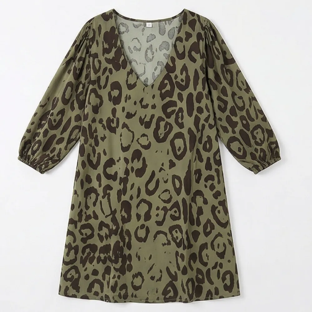 V Neck Pocket Printed Midi Dress