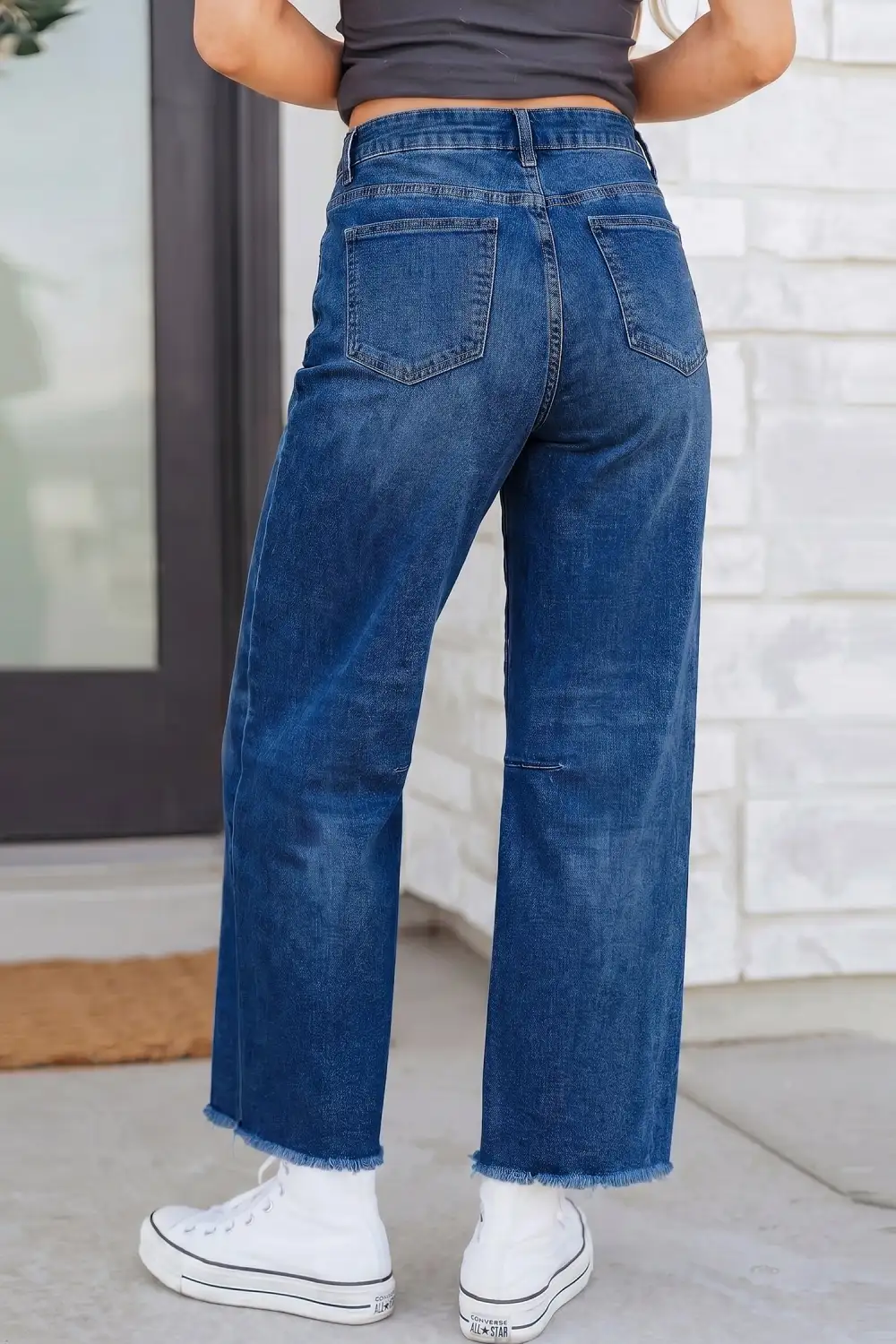 Frayed Cropped Straight Jeans