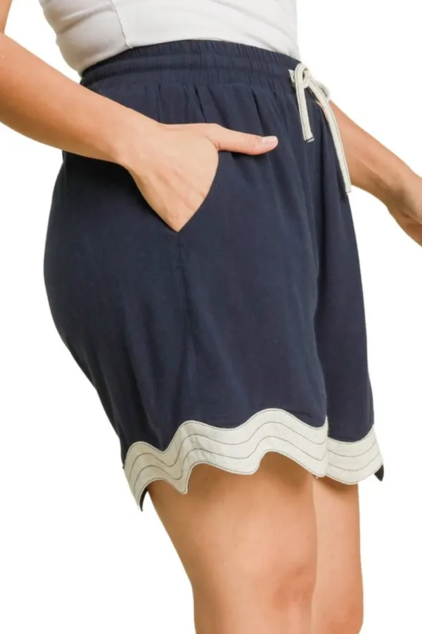 Full Size Color Blocked Scalloped Hem Shorts Plus Size