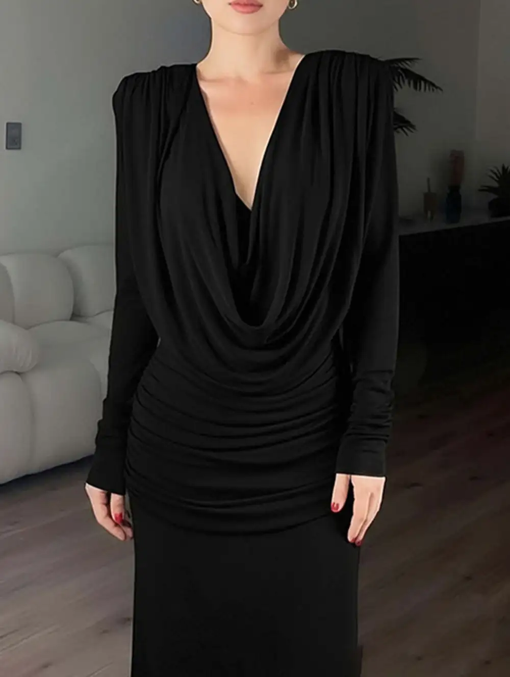 Textured Detail Slim-Fit V-Neck Dress
