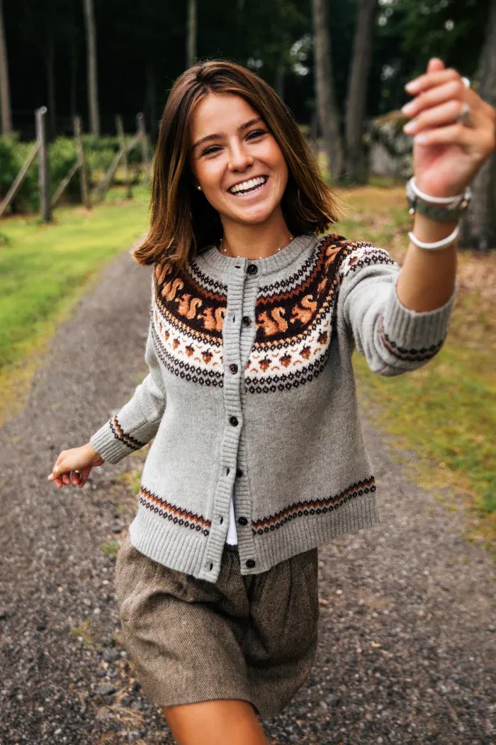 Women's Casual Round Neck Jacquard Sweater/Cardigan🎃Fitted Knit Pullover for Fall & Winter