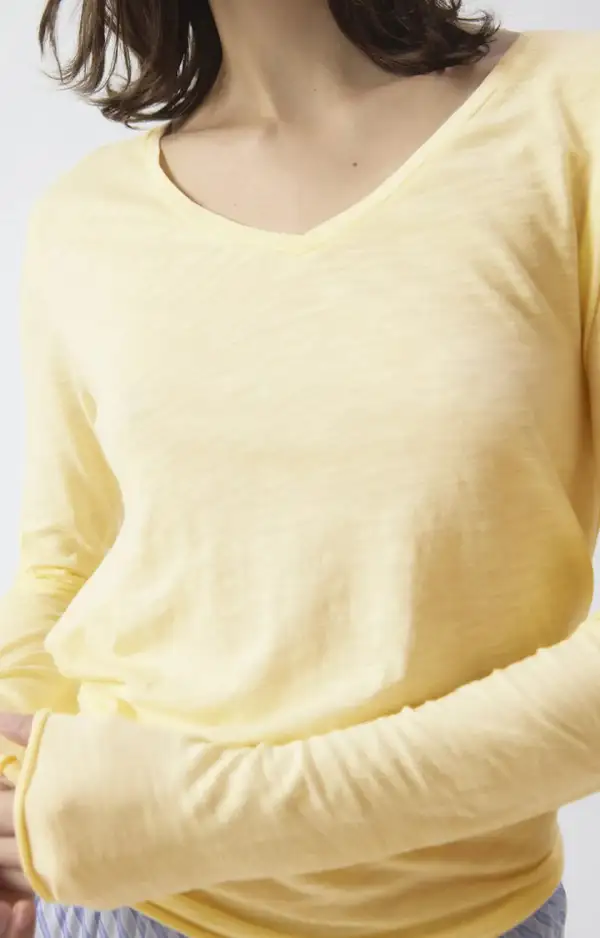 Minimal V Neck Long Sleeve Tee