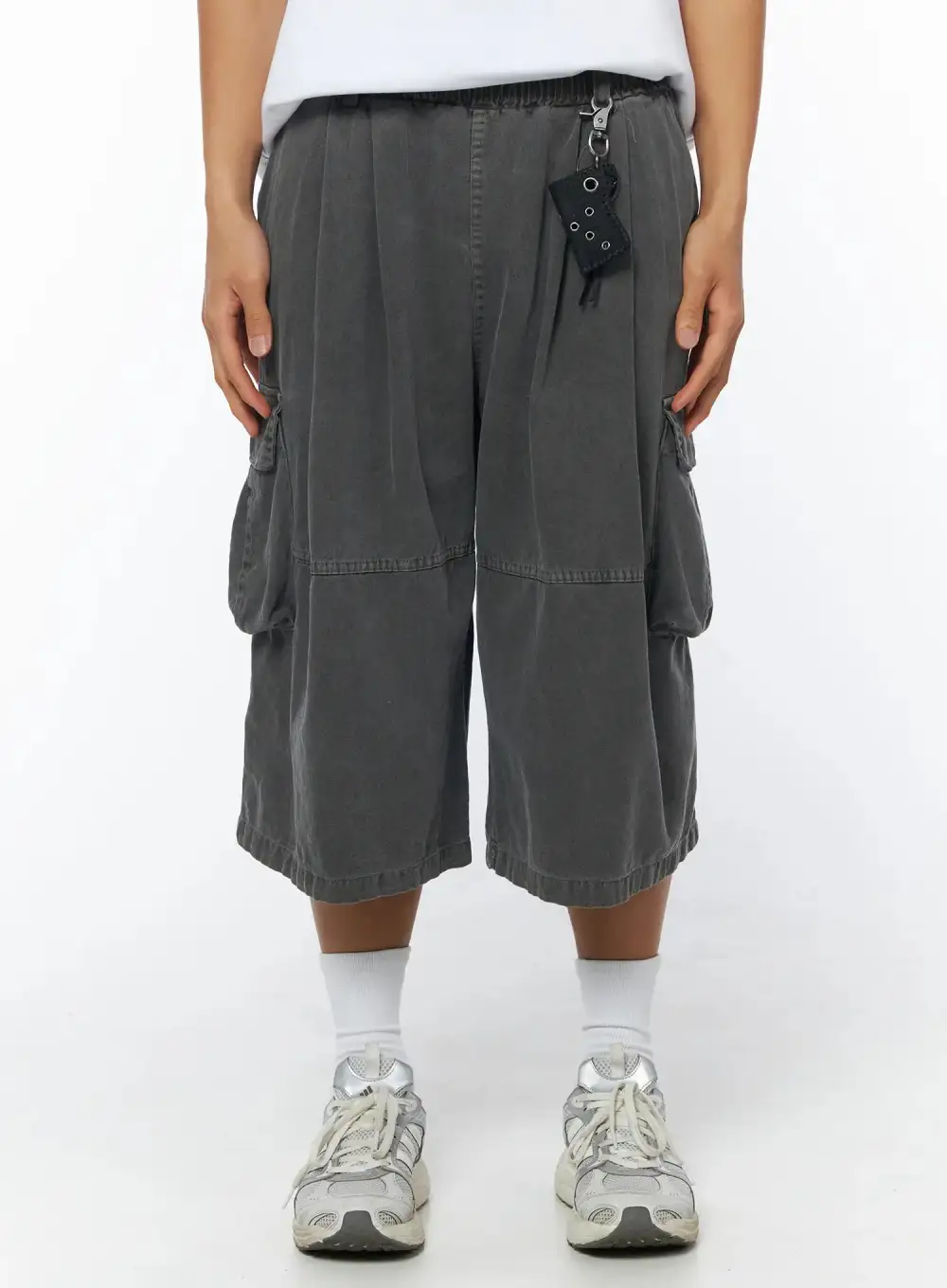 Men's Loose-Fit Cargo Bermuda Shorts