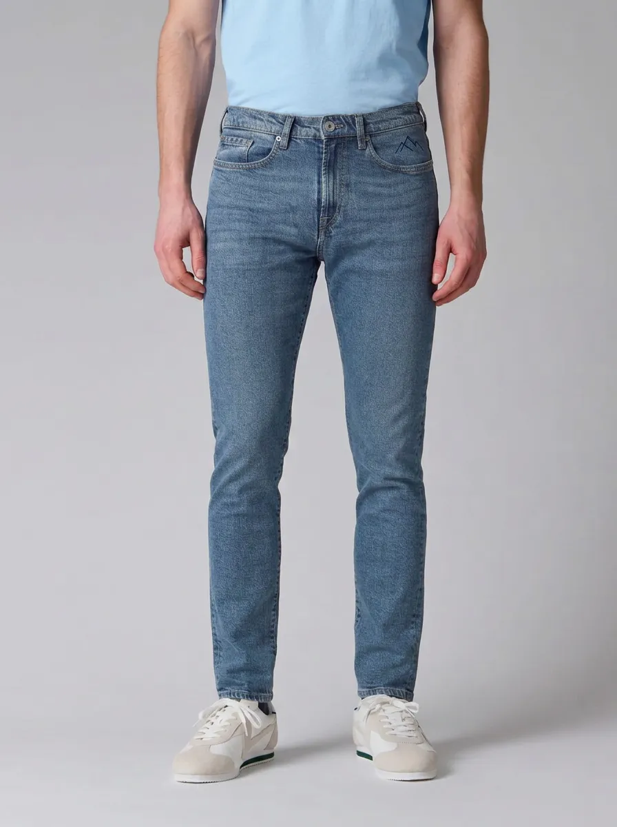 Men's Classic Comfort Mountain Lover Embroidered Stretch Denim Jeans