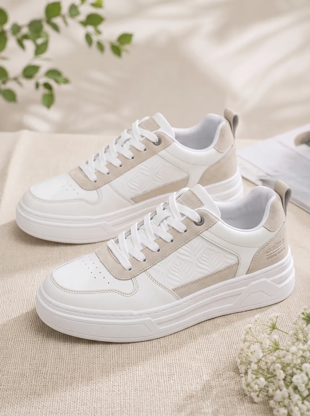Men's Casual Minimalist Beige Leaf Embossed Printed Sneakers