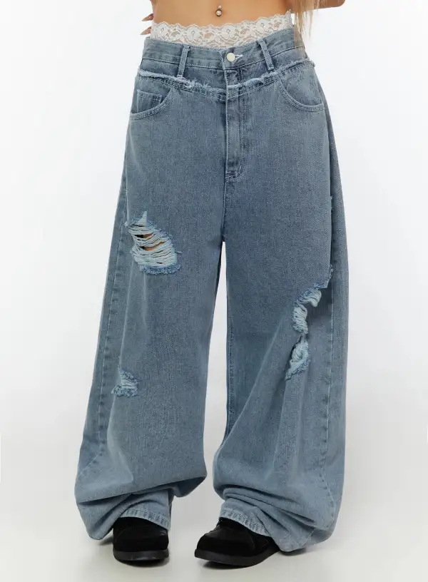 Distressed Wide Leg Jeans
