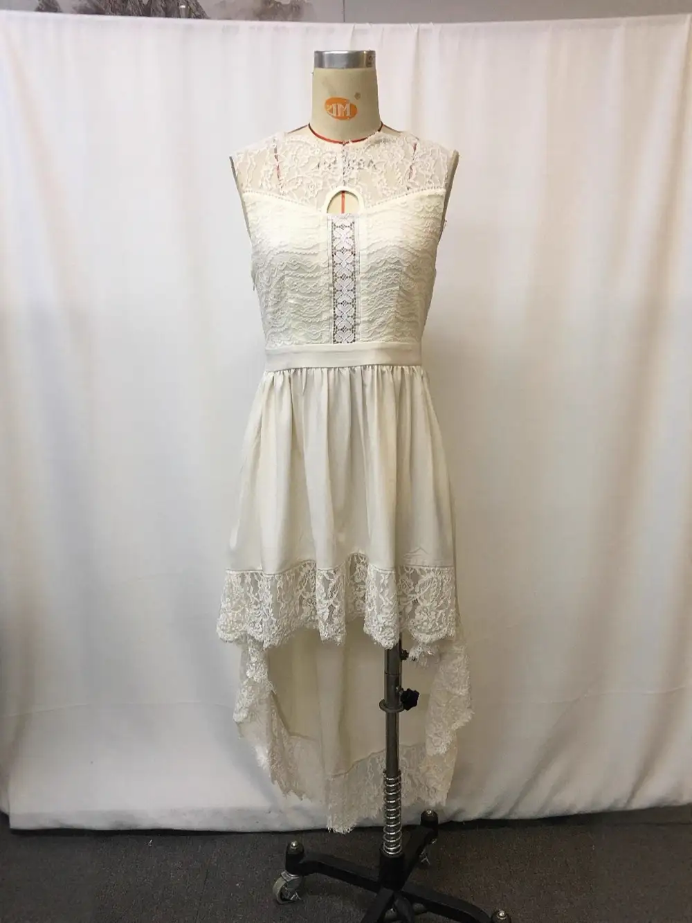 Gathered Detail Lace Dress