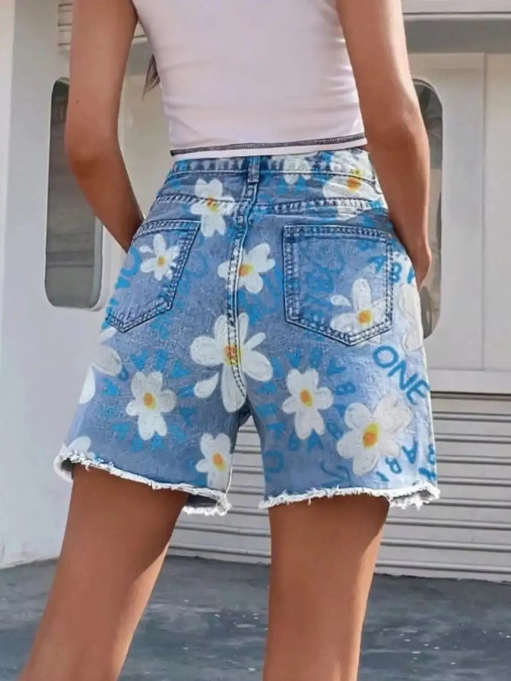 Casual Raw Hem Frayed Hem Frayed Pocketed Shorts
