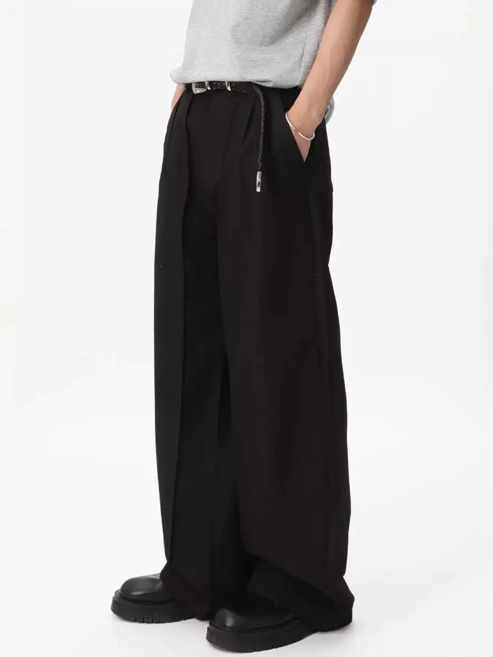 Modern Men's Wide Leg Pleated Pants