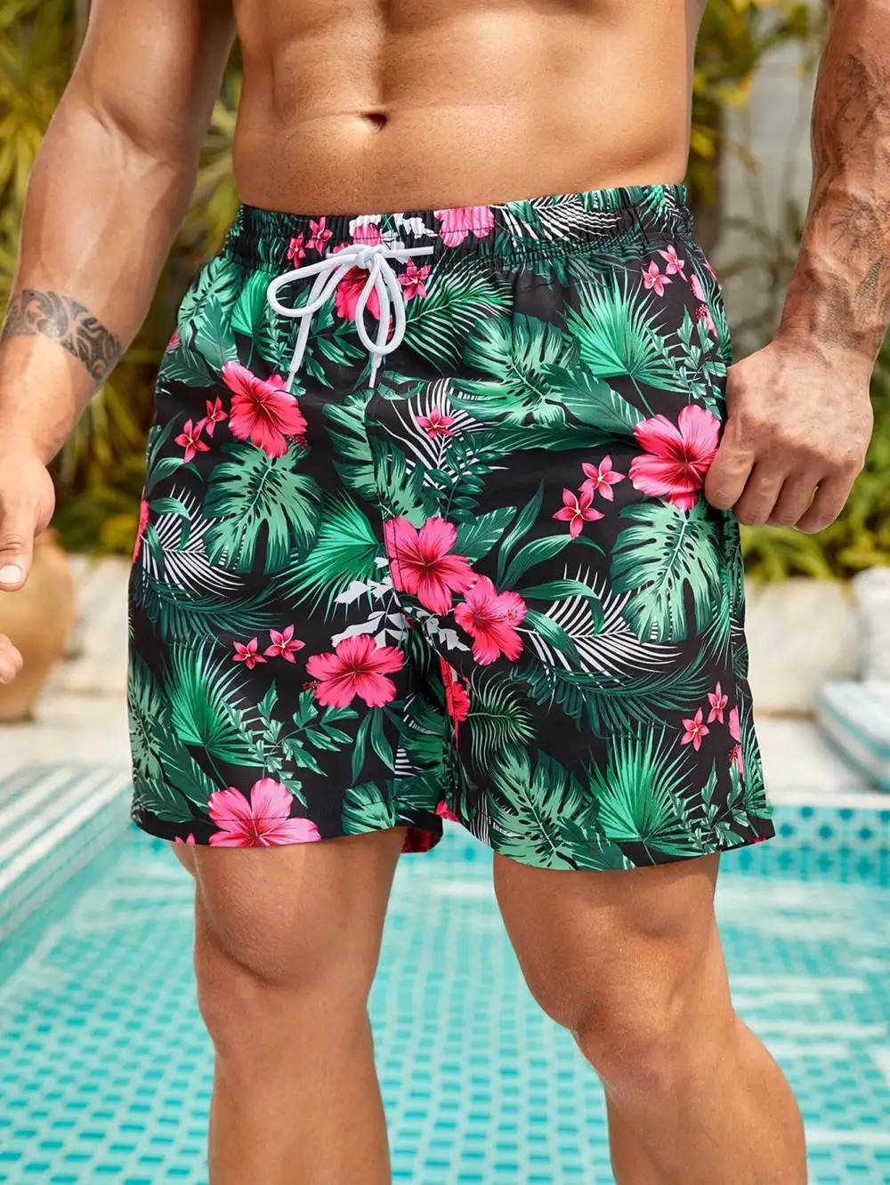 Men's Coastal Tropical Print Pocket Swim Trunks