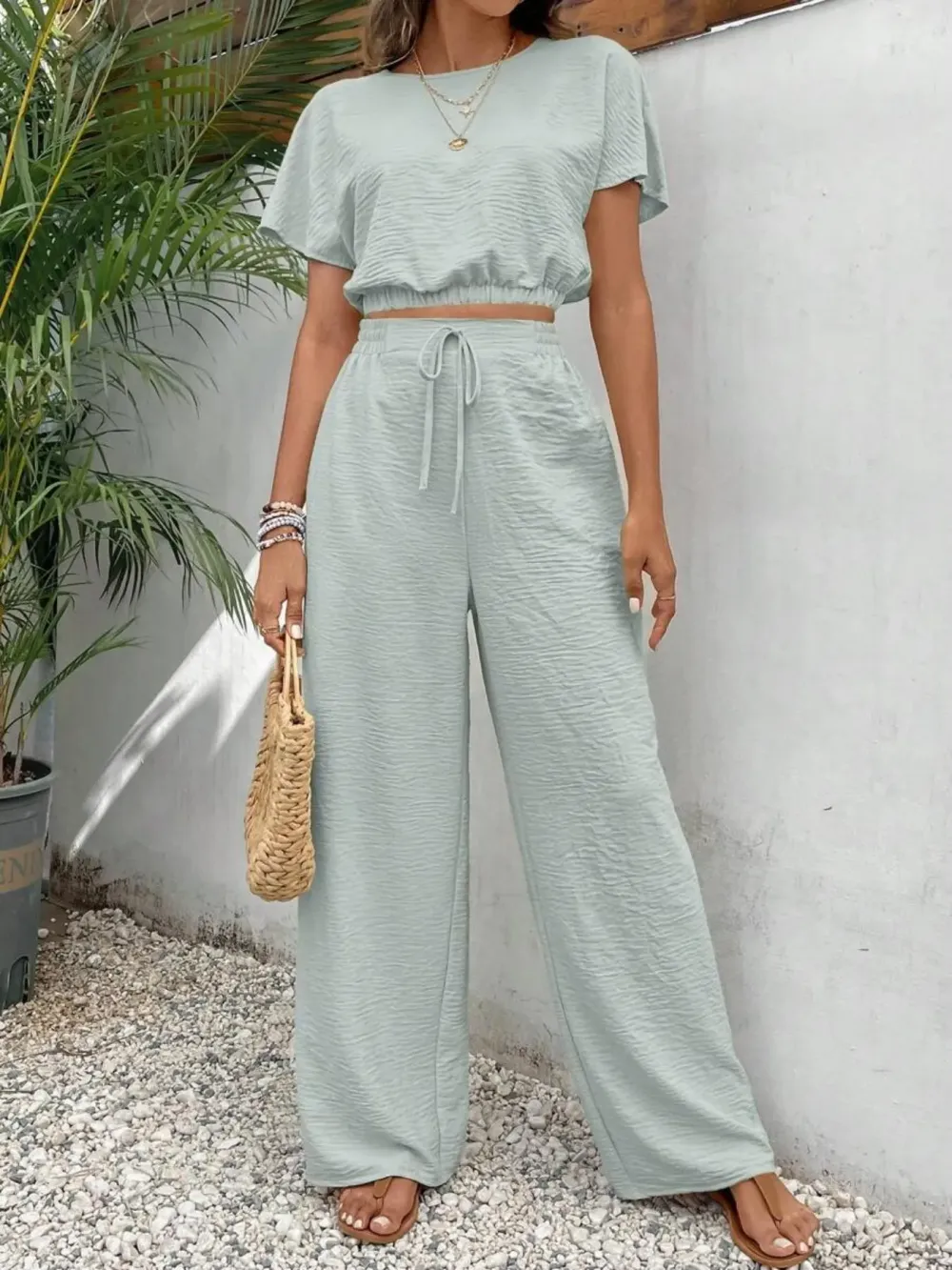 Women’s Casual Two-Piece Set – Round Neck Top & Wide-Leg Drawstring Pants