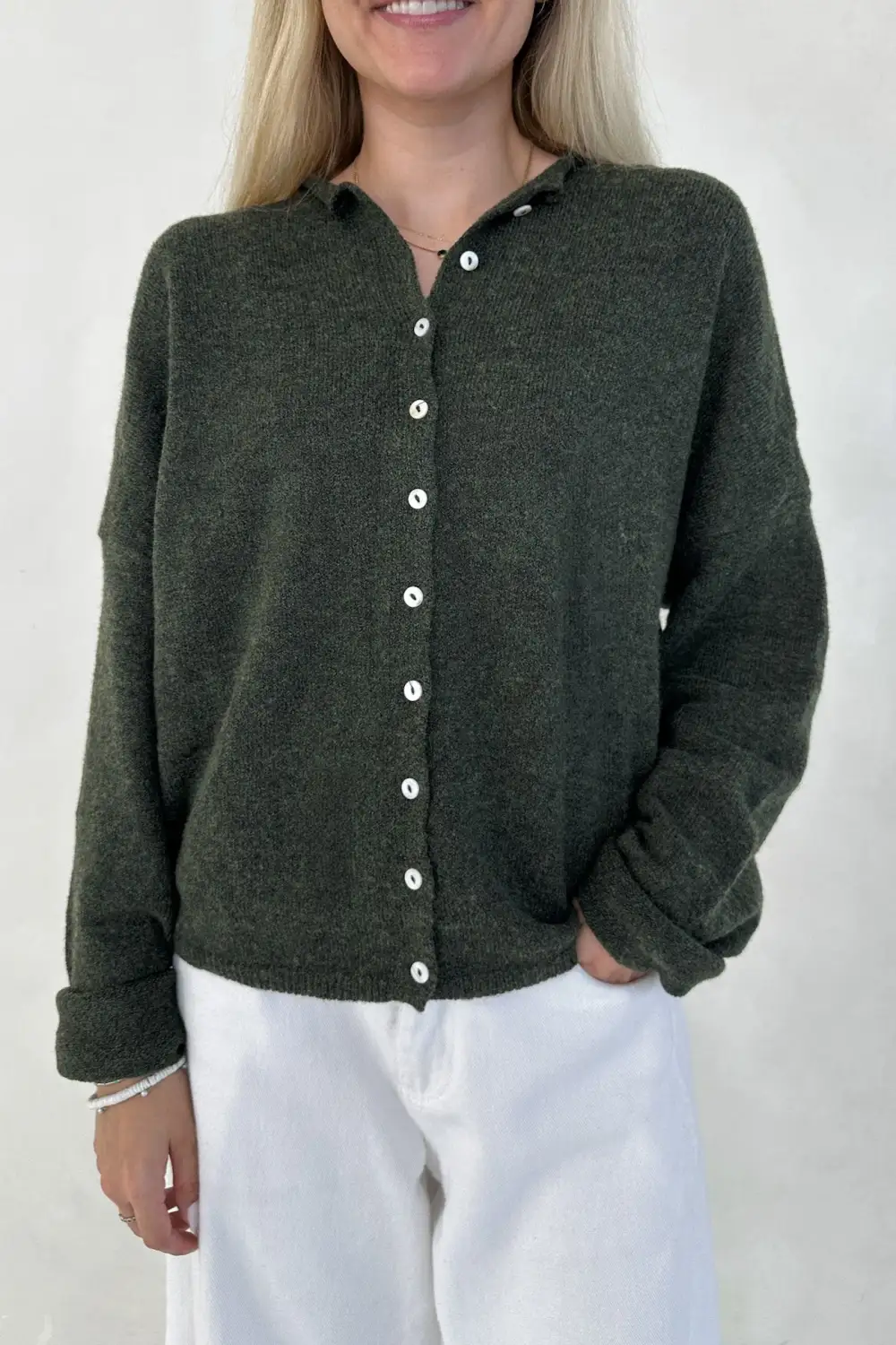 Clean Shape Relaxed Soft Cardigan