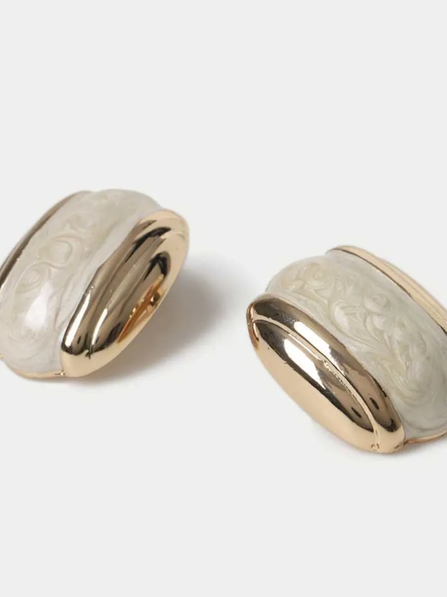White Gold Patterned Earrings