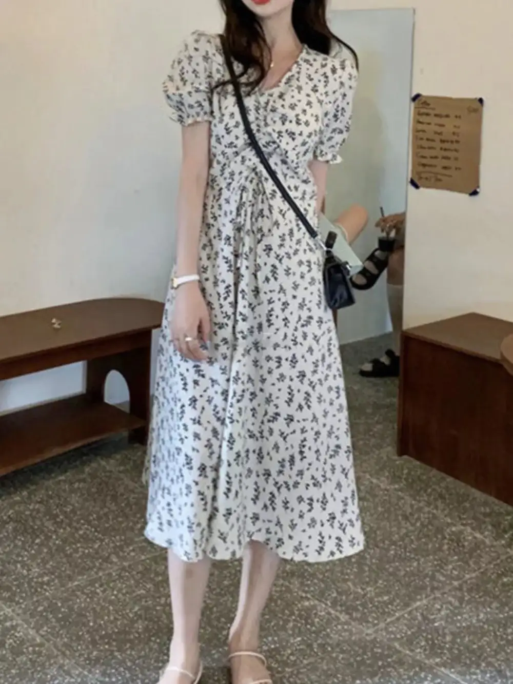 Floral Printed Puff Sleeve Midi Dress