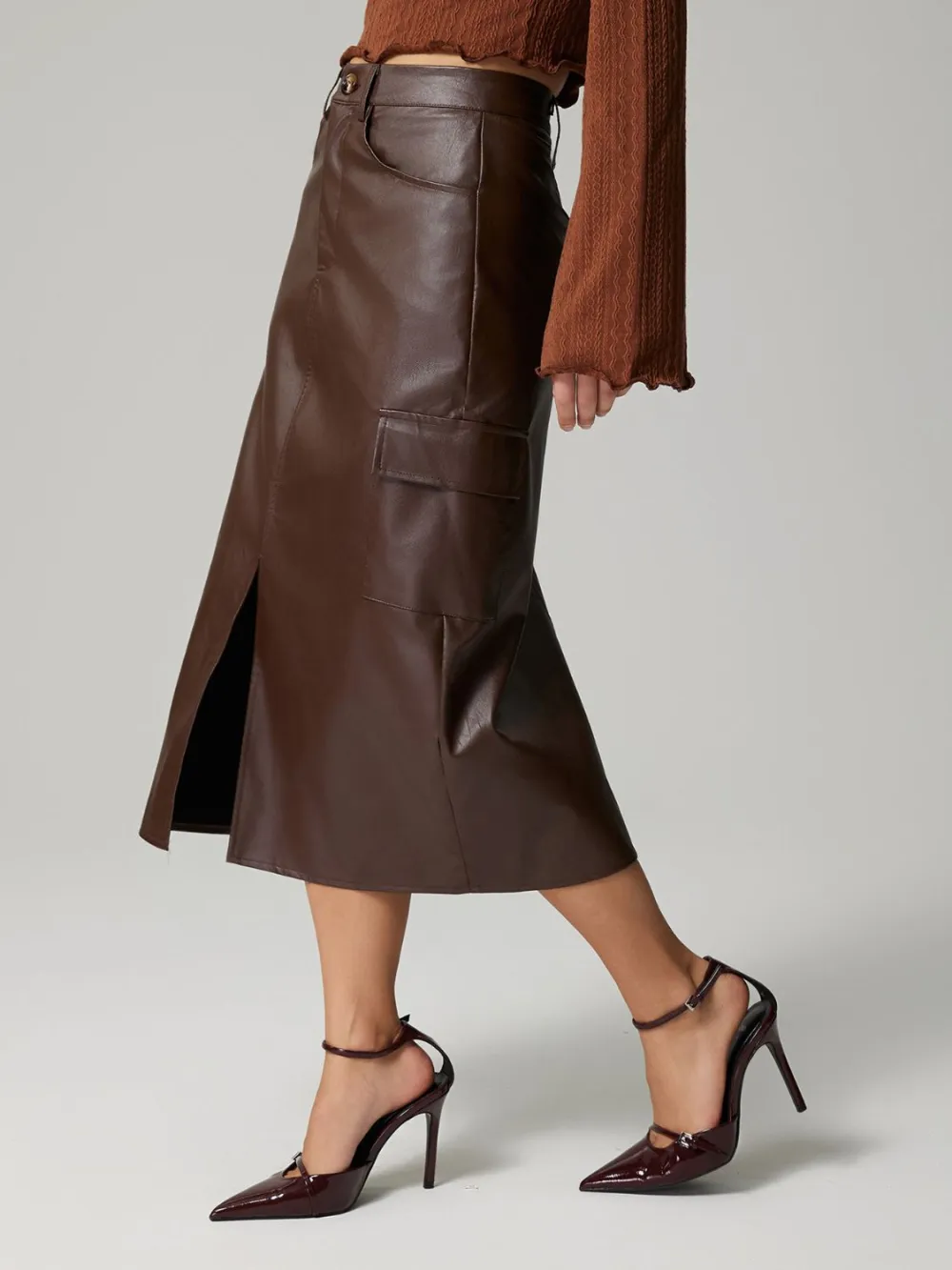 Curve Button Front Pocket Detail Skirt