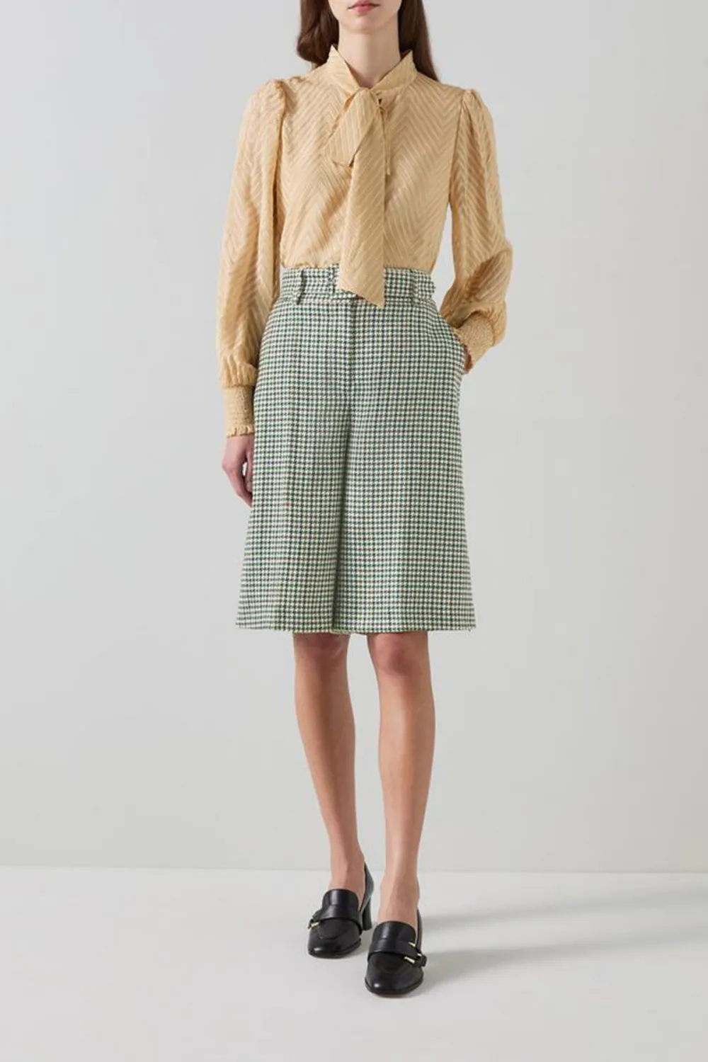 Green Cream Checkered Knee Length Shorts