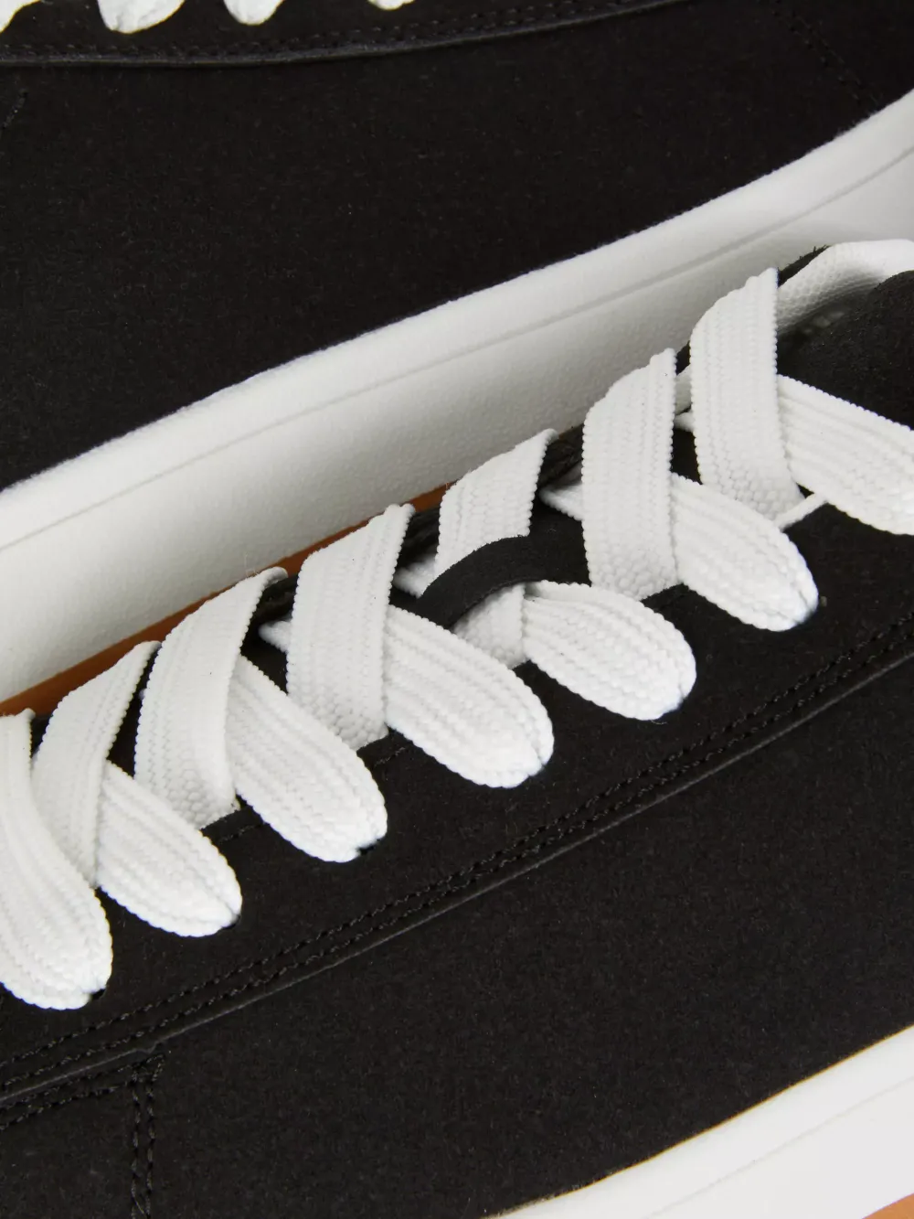 Comfortable Low-Top Breathable Lace-Up Shoes