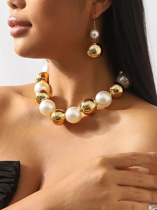Beaded Contrast Geometric Dainty Necklace Earring Set