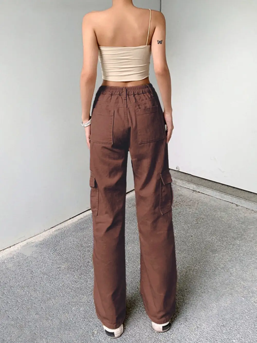 Laid-Back Washed Pocketed Stretch Straight Leg Jeans