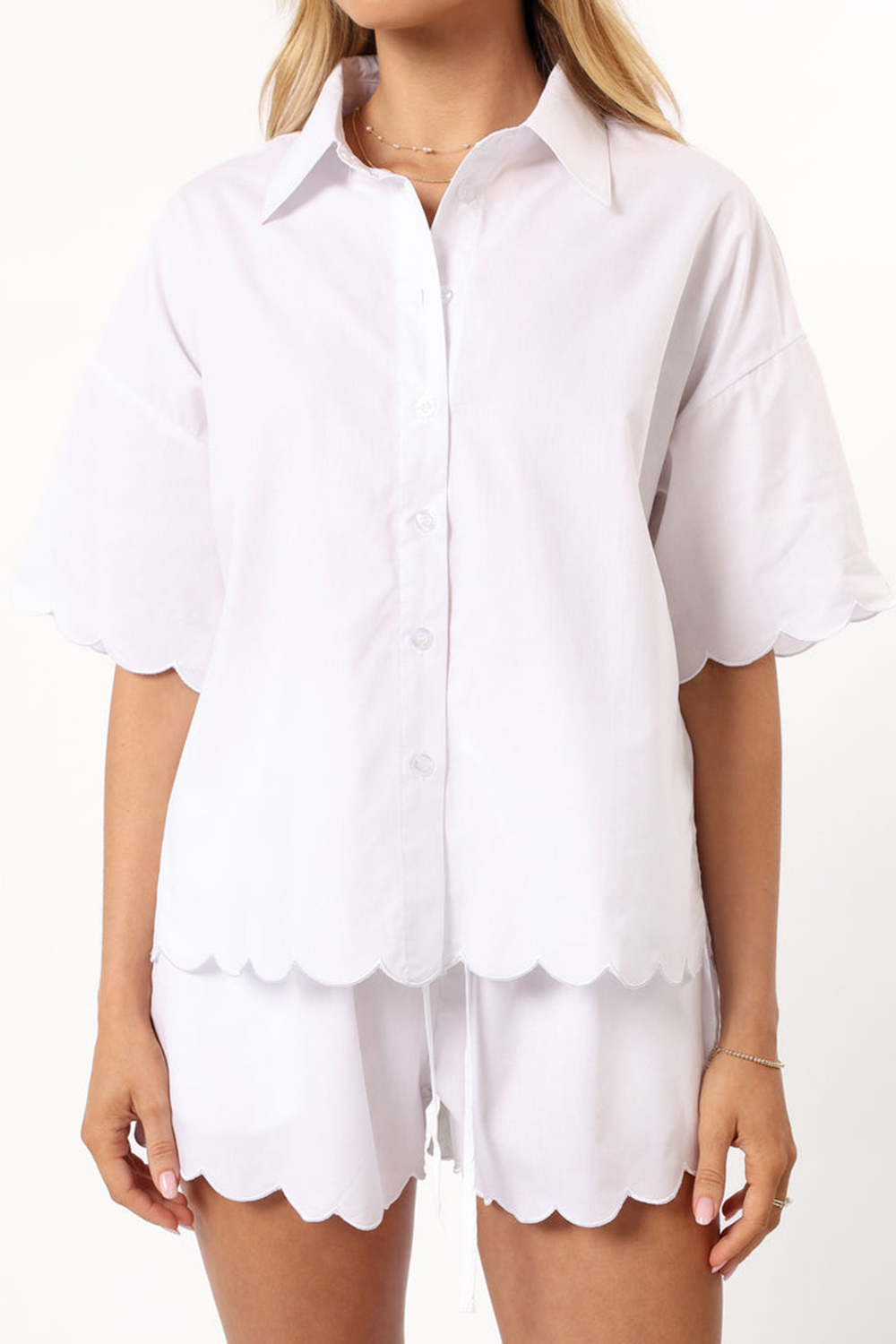 WHITE SHORT SLEEVE BUTTON TOP