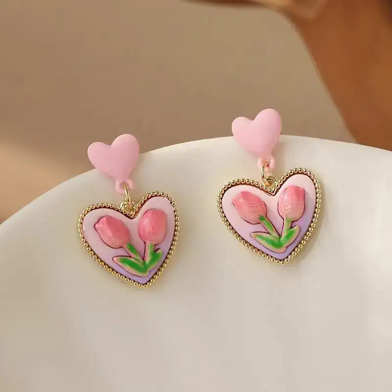 Heart Detail Stud Fashion Earrings